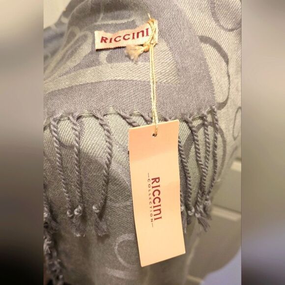 NWT Riccini Collection 70"x28" Super Soft O Print Silver Fringe Scarf - Picture 5 of 5